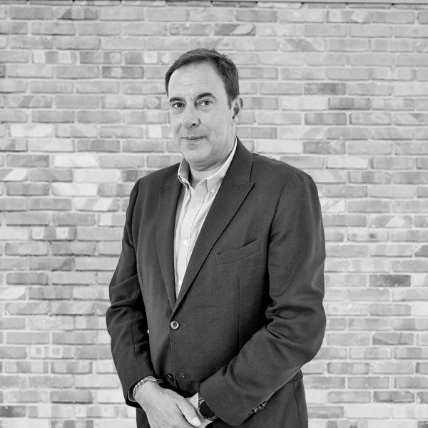 Jose_Gomes_600x600a.jpg